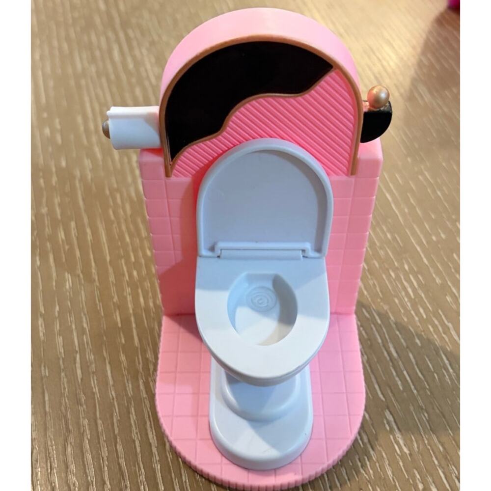 LOL Surprise OMG Dolls House of Surprises Dollhouse Replacement Part Toilet 5"